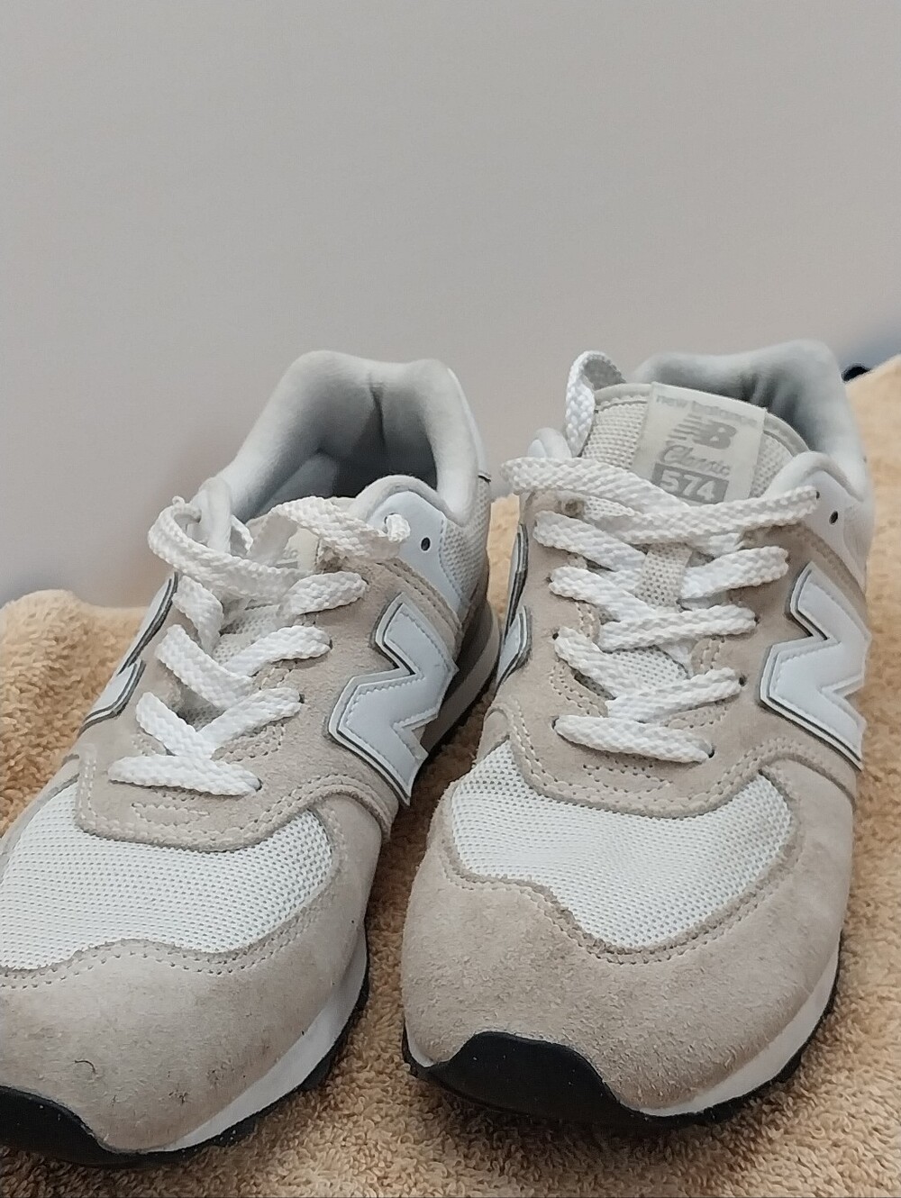 New Balance 574 Men's Casual Sneakers in Light Gray and White
